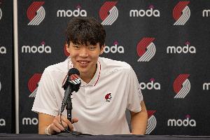 文化输出！杨瀚森：教了队友一些中文 只是在节目上不能播出