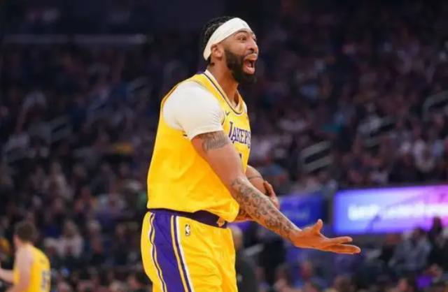 华体会官方-詹姆斯低迷+输球不足虑 雷迪克一行为完胜哈姆